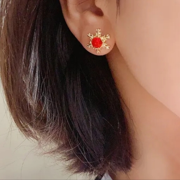 Gold plated red crystal pearl drop snowflake earrings with silver post - Picture 11 of 15